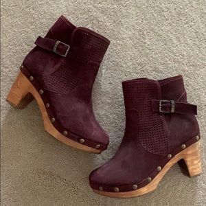 Five Worlds by Cordani burgundy clog booties